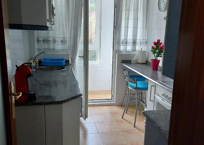 Bonito Piso Con Garaje Y Piscina A 8 'centro * Castro Urdiales